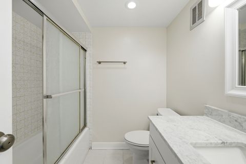 Tiny photo for 75 6th Avenue #304, La Grange, IL 60525 (MLS # 12643385)