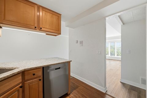 Tiny photo for 75 6th Avenue #304, La Grange, IL 60525 (MLS # 12643385)