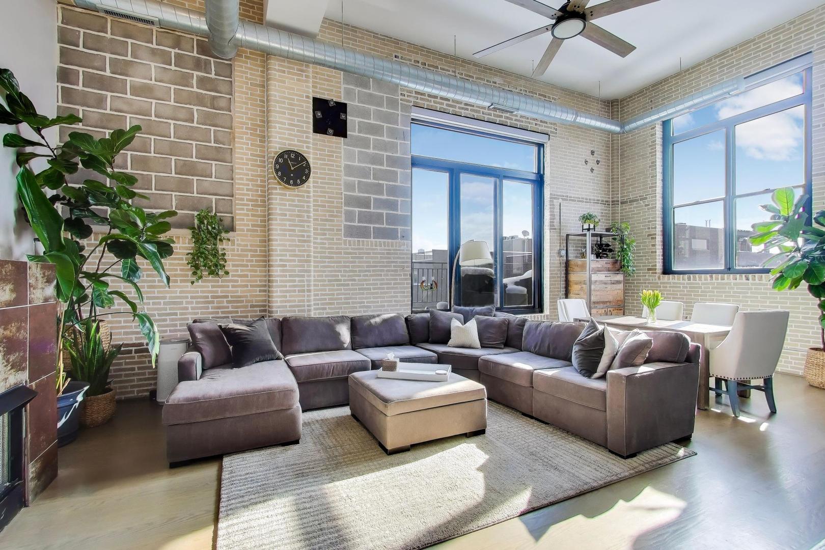 1521 W Haddon Avenue 4F