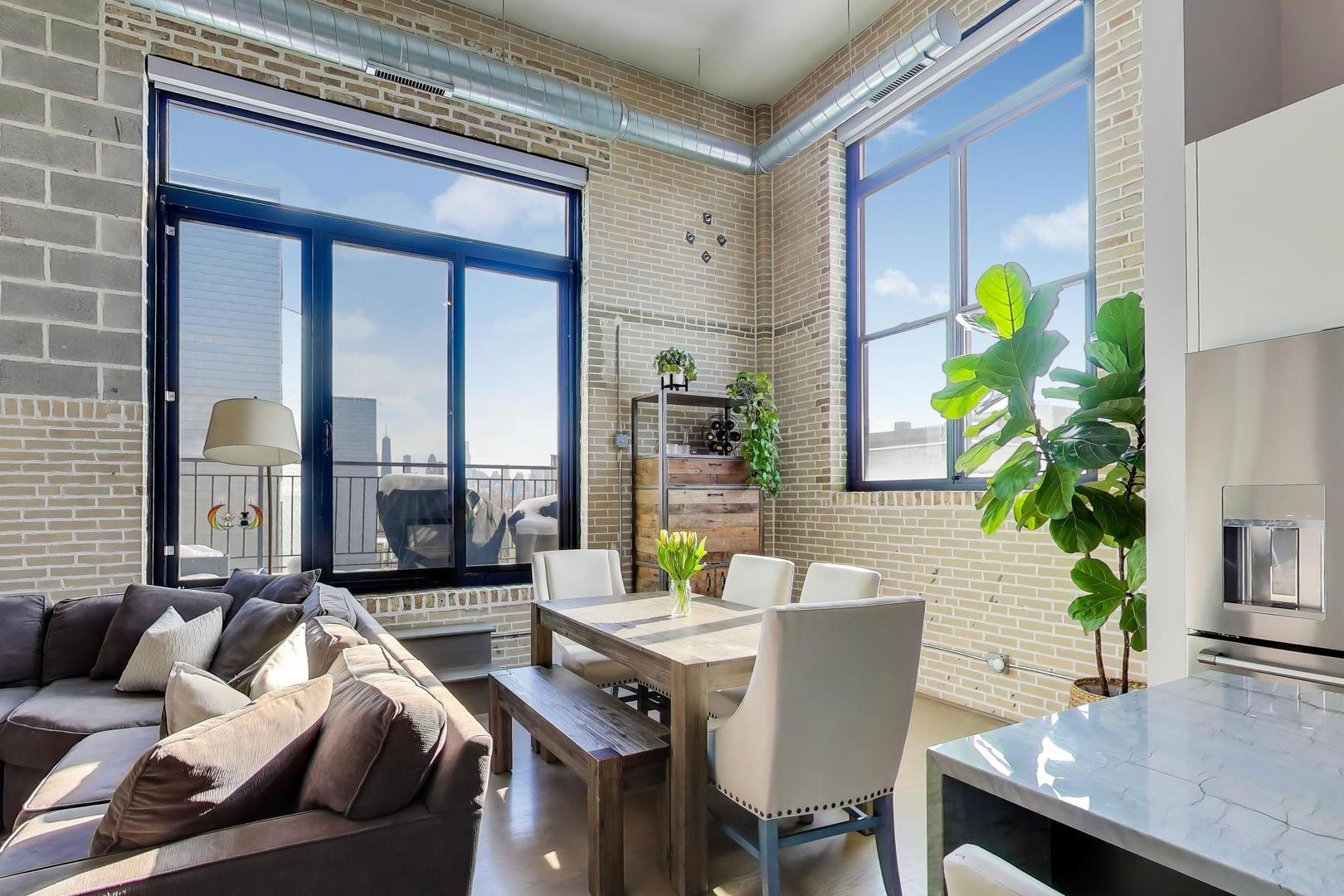 1521 W Haddon Avenue 4F