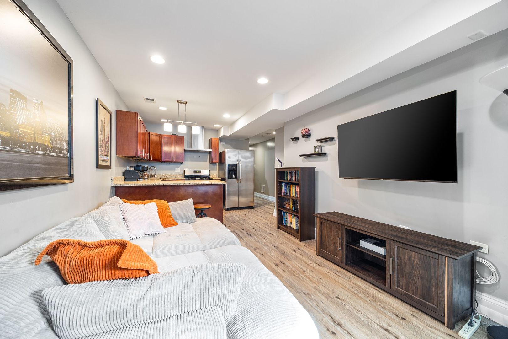 746 W CORNELIA Avenue GW
