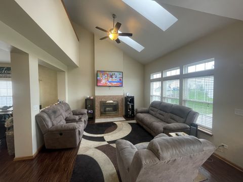 Tiny photo for 20414 GLEN VISTA Lane, Crest Hill, IL 60403 (MLS # 12626166)