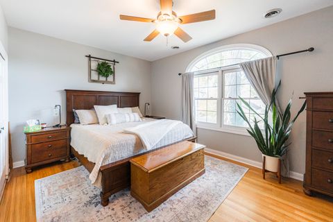 Tiny photo for 190 S Grace Street, Lombard, IL 60148 (MLS # 12518260)