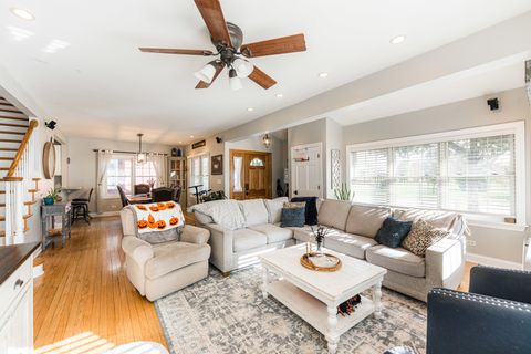 Tiny photo for 190 S Grace Street, Lombard, IL 60148 (MLS # 12518260)