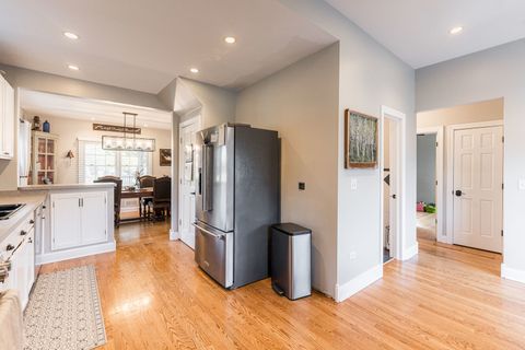 Tiny photo for 190 S Grace Street, Lombard, IL 60148 (MLS # 12518260)