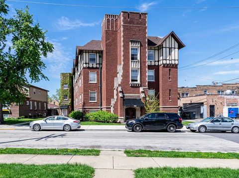 Photo of 3302 Kenilworth Avenue #308, Berwyn, IL 60402 (MLS # 12539325)