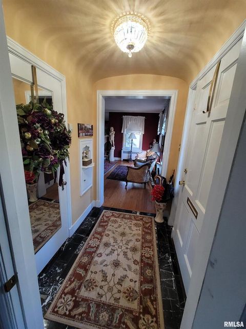 Tiny photo for 321 W Boone Street, Salem, IL 62881 (MLS # EB460090)