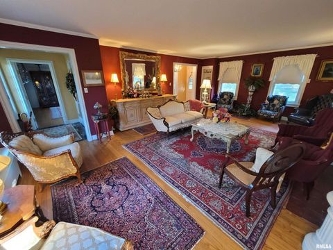 Tiny photo for 321 W Boone Street, Salem, IL 62881 (MLS # EB460090)