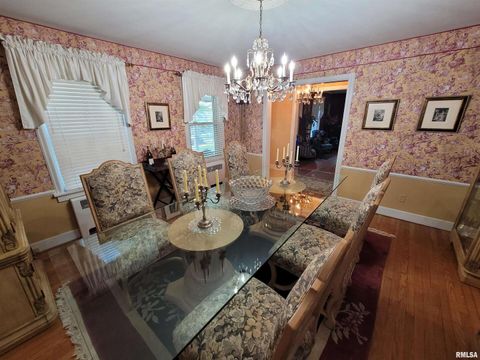 Tiny photo for 321 W Boone Street, Salem, IL 62881 (MLS # EB460090)