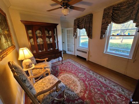 Tiny photo for 321 W Boone Street, Salem, IL 62881 (MLS # EB460090)