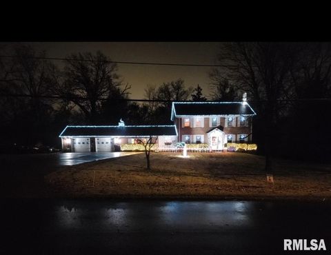 Tiny photo for 321 W Boone Street, Salem, IL 62881 (MLS # EB460090)