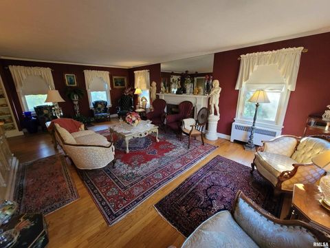 Tiny photo for 321 W Boone Street, Salem, IL 62881 (MLS # EB460090)