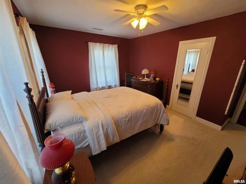 Tiny photo for 321 W Boone Street, Salem, IL 62881 (MLS # EB460090)