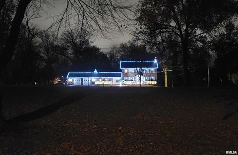 Tiny photo for 321 W Boone Street, Salem, IL 62881 (MLS # EB460090)