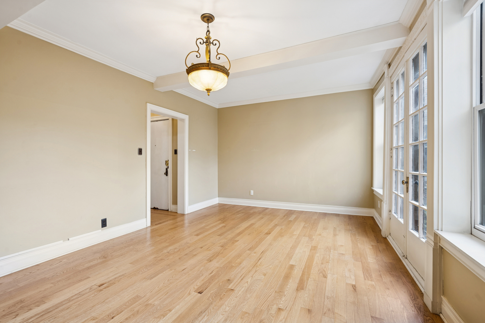 2315 N Commonwealth Avenue 3N