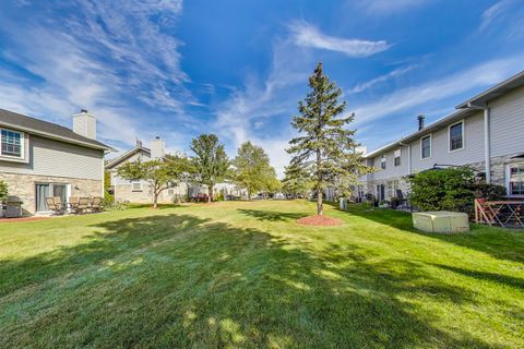 Tiny photo for 802 N Tamarac Boulevard, Addison, IL 60101 (MLS # 12487800)