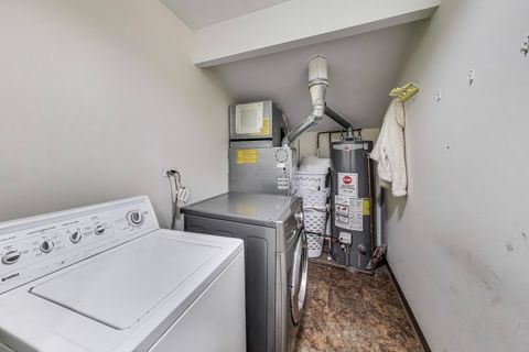 Tiny photo for 802 N Tamarac Boulevard, Addison, IL 60101 (MLS # 12487800)