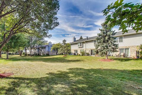 Tiny photo for 802 N Tamarac Boulevard, Addison, IL 60101 (MLS # 12487800)