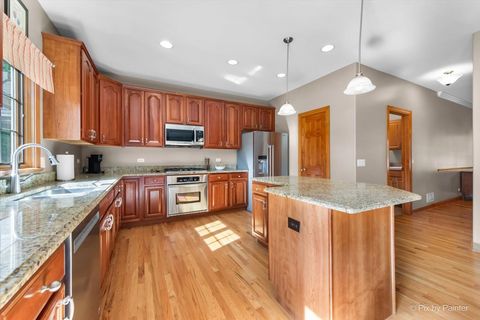 Tiny photo for 438 Mallard Point Drive, North Aurora, IL 60542 (MLS # 12472509)