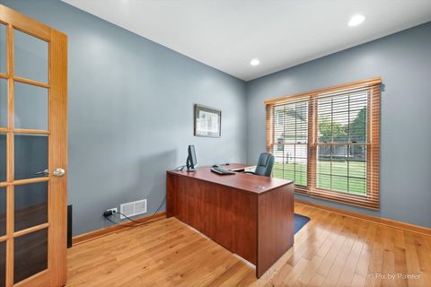 Tiny photo for 438 Mallard Point Drive, North Aurora, IL 60542 (MLS # 12472509)