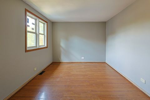 Tiny photo for 2021 BERKSHIRE Circle #B, Carpentersville, IL 60110 (MLS # 12487769)
