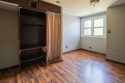 Tiny photo for 2021 BERKSHIRE Circle #B, Carpentersville, IL 60110 (MLS # 12487769)