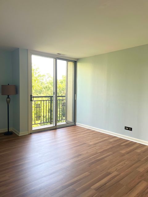 Tiny photo for 5900 Oakwood Drive #5L, Lisle, IL 60532 (MLS # 12478635)