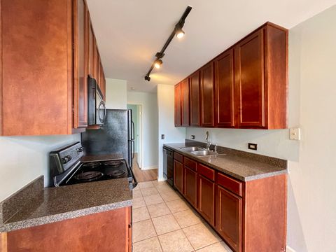 Tiny photo for 5900 Oakwood Drive #5L, Lisle, IL 60532 (MLS # 12478635)