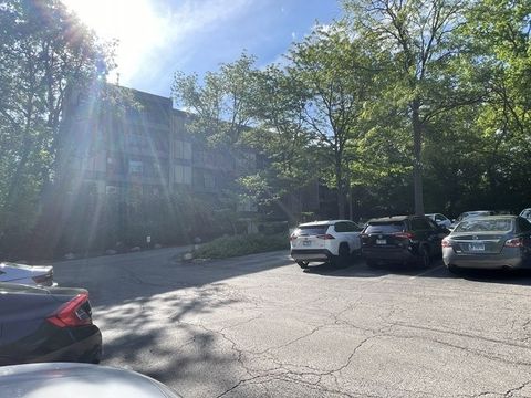5900 Oakwood Drive 5L Lisle IL 60532