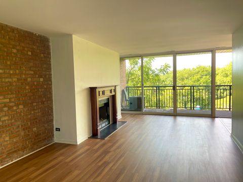 Tiny photo for 5900 Oakwood Drive #5L, Lisle, IL 60532 (MLS # 12478635)