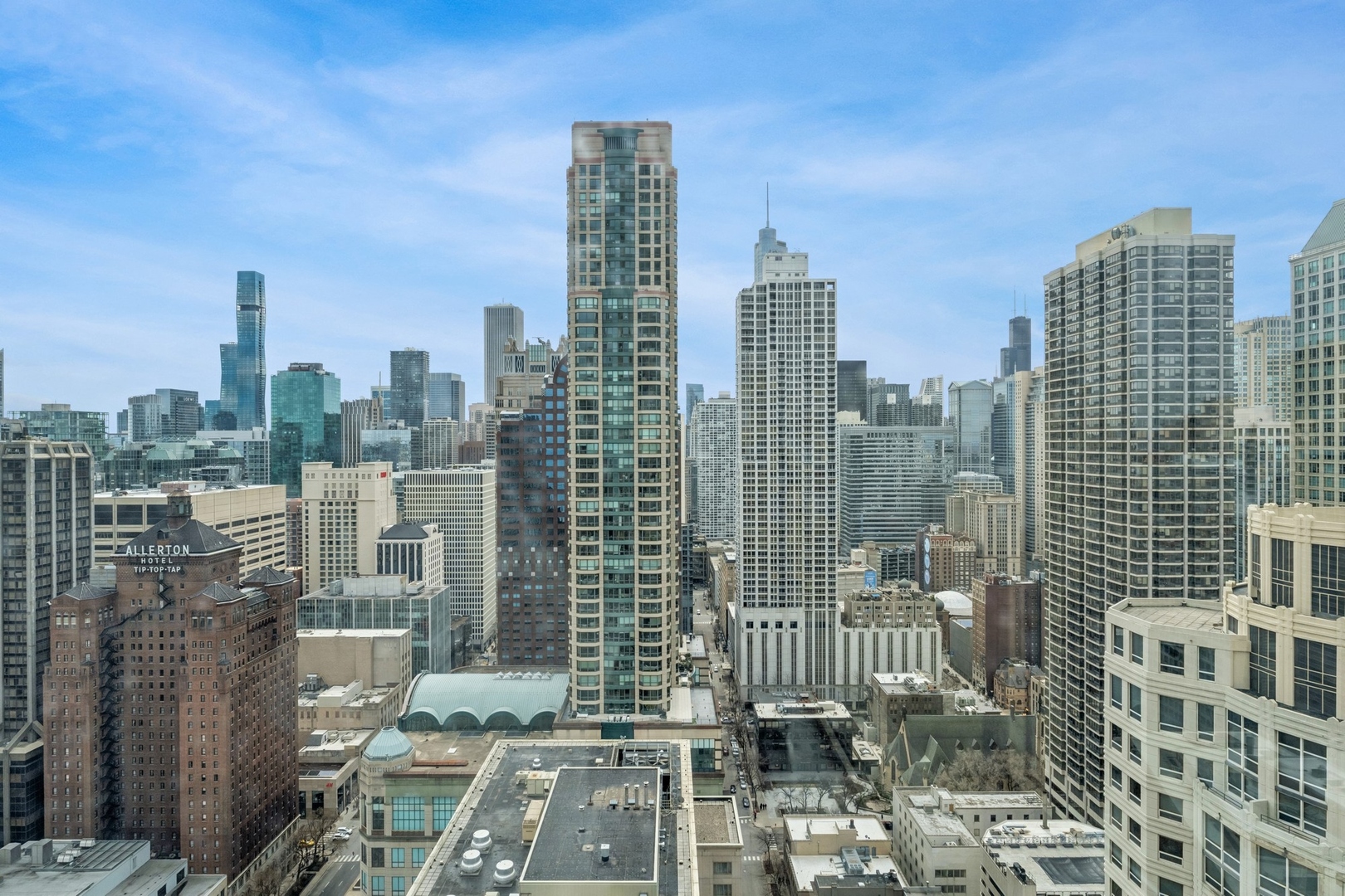 800 N Michigan Avenue 3402