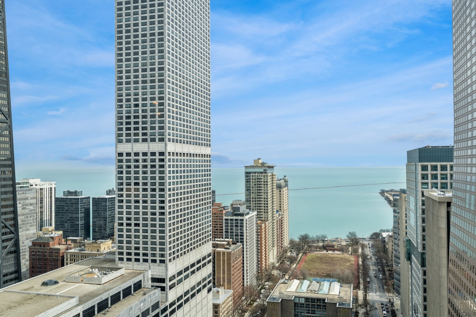 800 N Michigan Avenue 3402