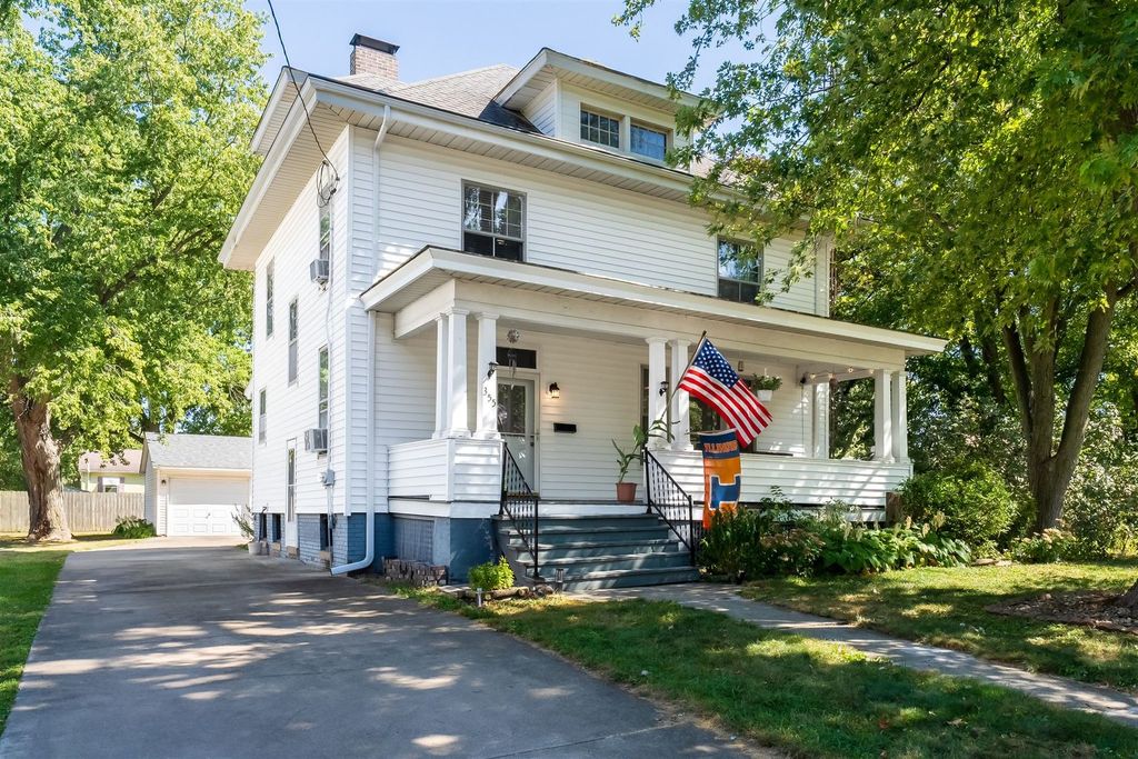 Photo for 355 N Cherry Street, El Paso, IL 61738 (MLS # 12471532)