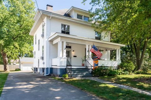 Photo of 355 N Cherry Street, El Paso, IL 61738 (MLS # 12471532) Photo of 355 N Cherry Street, El Paso, IL 61738 (MLS # 12471532)