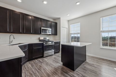 Tiny photo for 511 Cimmaron Circle, Crystal Lake, IL 60012 (MLS # 12604336)