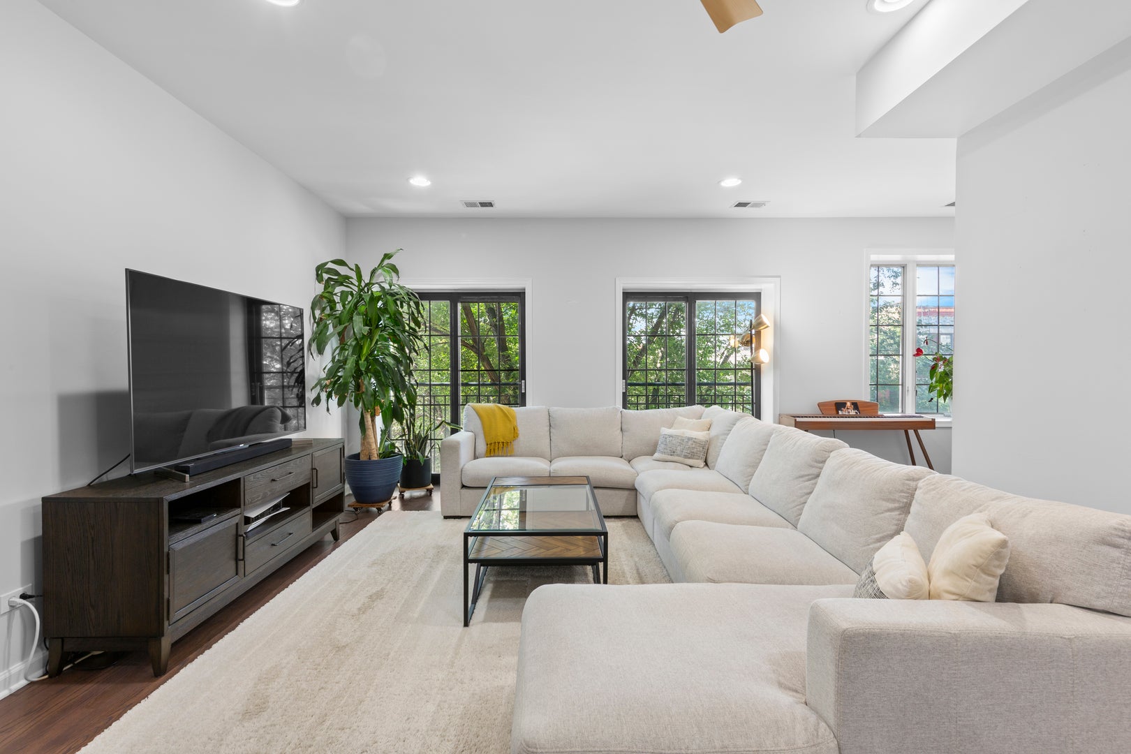 1521 N Ashland Avenue 3