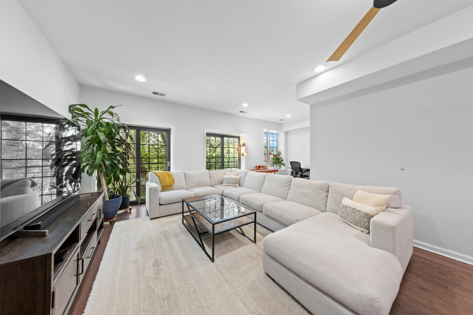 1521 N Ashland Avenue 3
