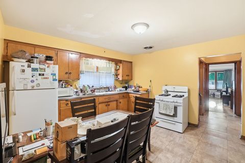 Tiny photo for 8305 S Paxton Avenue, Chicago, IL 60617 (MLS # 12610462)