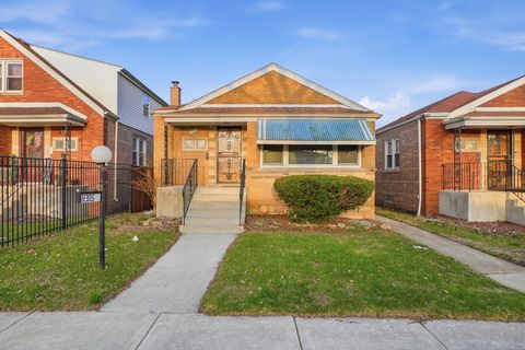 Tiny photo for 8305 S Paxton Avenue, Chicago, IL 60617 (MLS # 12610462)