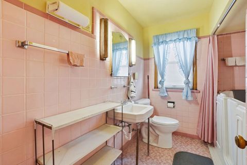 Tiny photo for 8305 S Paxton Avenue, Chicago, IL 60617 (MLS # 12610462)