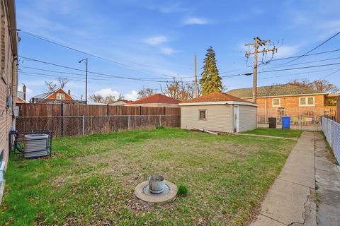 Tiny photo for 8305 S Paxton Avenue, Chicago, IL 60617 (MLS # 12610462)