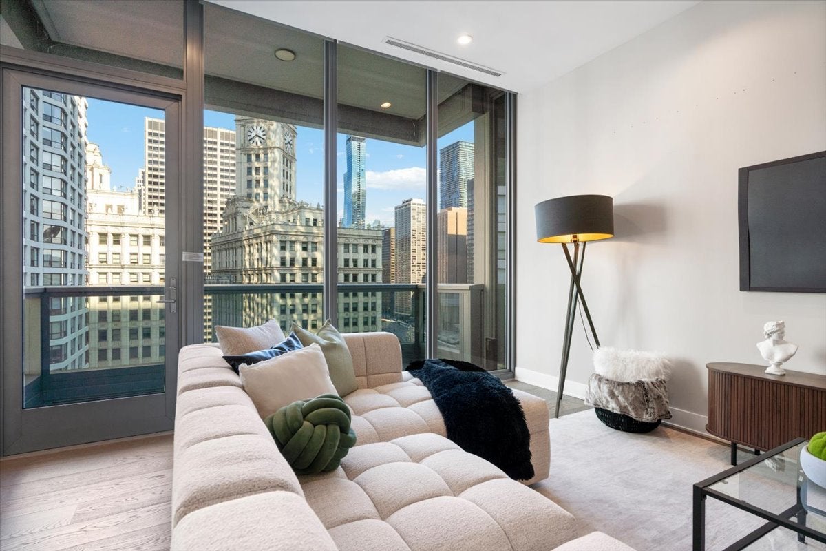 403 N Wabash Street 15B