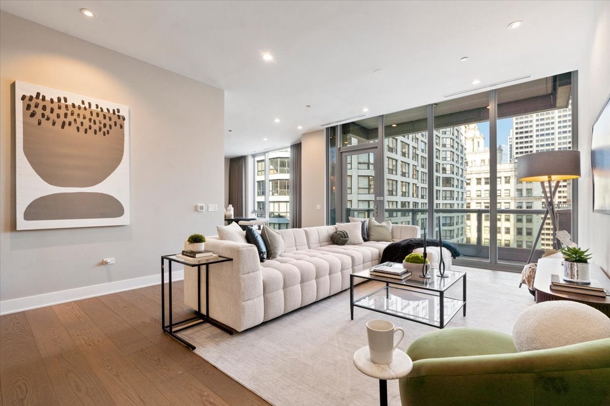 403 N Wabash Street 15B