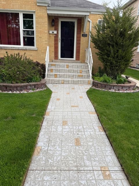 Tiny photo for 5705 S Nottingham Avenue, Chicago, IL 60638 (MLS # 12634152)