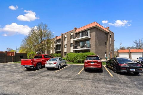 Tiny photo for 1255 W Prospect Avenue #109, Mount Prospect, IL 60056 (MLS # 12622123)