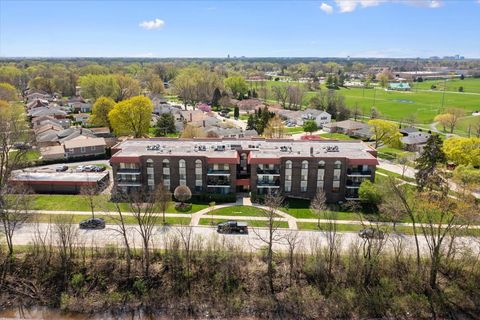 Tiny photo for 1255 W Prospect Avenue #109, Mount Prospect, IL 60056 (MLS # 12622123)