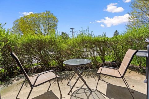 Tiny photo for 1255 W Prospect Avenue #109, Mount Prospect, IL 60056 (MLS # 12622123)