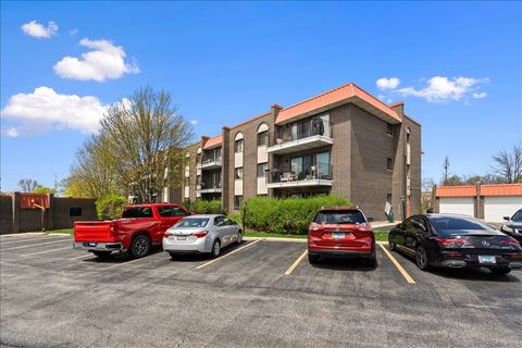 Tiny photo for 1255 W Prospect Avenue #109, Mount Prospect, IL 60056 (MLS # 12622123)