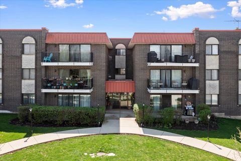 Photo of 1255 W Prospect Avenue #109, Mount Prospect, IL 60056 (MLS # 12622123)