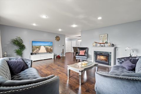 Tiny photo for 1255 W Prospect Avenue #109, Mount Prospect, IL 60056 (MLS # 12622123)